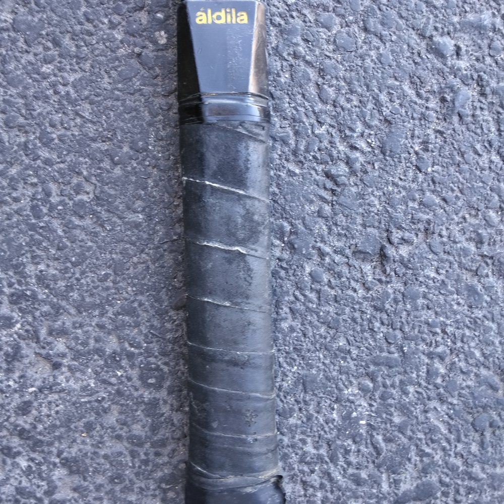 Black and Gold Tennis Racket - Picture 3 of 5